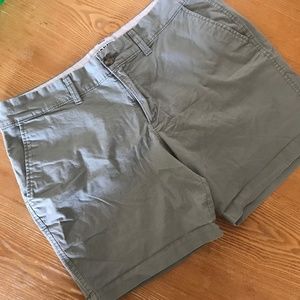 Super cute Army green shorts